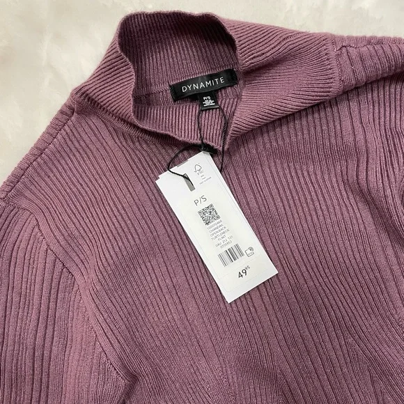 Open Back TurtleNeck - Picture 5 of 10